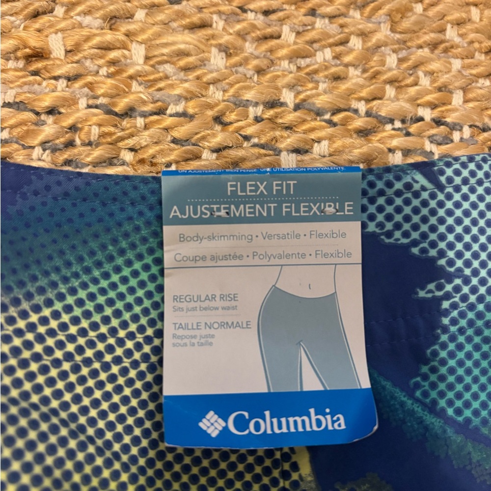 NWT women’s Columbia PFG board short
Size 4 flex fit 
Omni-shield & Omni-shade. - Picture 6 of 9